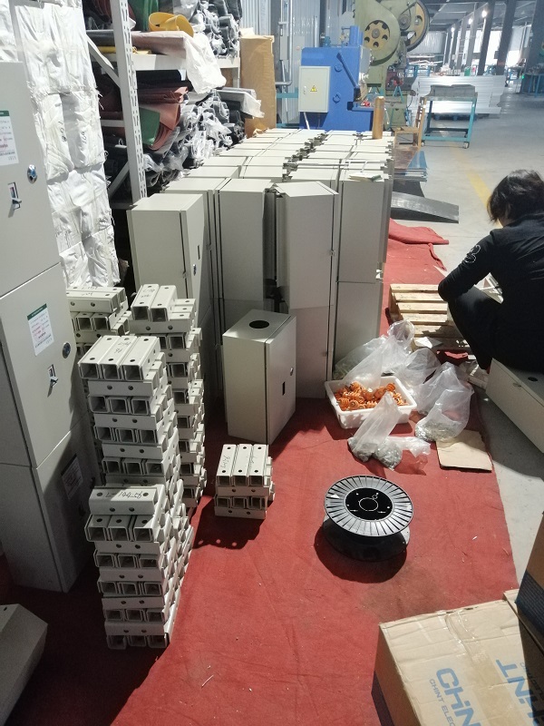 如何對(duì)密集型母線(xiàn)槽電氣設(shè)備進(jìn)行維護(hù)